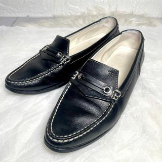 トッズ(TOD'S)の美品★トッズ　ローファー　ドライビングシューズ　ステッチ　黒　6 1/2(ローファー/革靴)