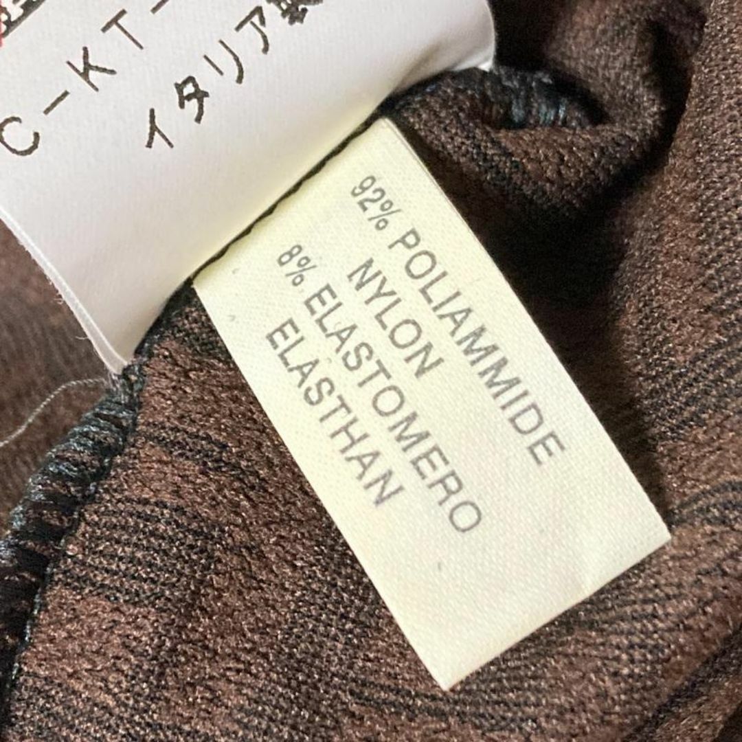 高級】未使用 タグ付 FENDI ズッカ柄 FFロゴ 膝丈スカート 高級】未使用 タグ付 FENDI ズッカ柄 FFロゴ 膝丈スカート