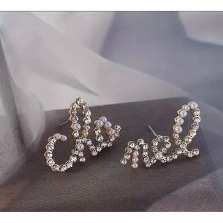 シャネル(CHANEL)の【最終価格】CHANEL パール付きピアス (ピアス)