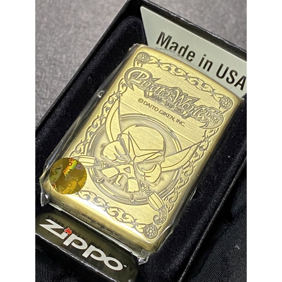 zippo パイレーツワールド 限定品 ゴールド 両面デザイン 2012年製 メンズのメンズ その他(その他)の商品写真