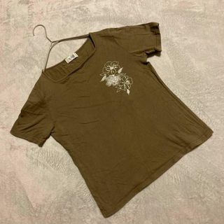 ジユウク(自由区)の【自由区】ジユウク（38）Tシャツ 花柄ワンポイント トップス(Tシャツ(半袖/袖なし))