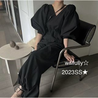 エトレトウキョウ(ETRE TOKYO)の2023SS★willfully  ネイチャーカラーパフリネンコンビ　黒　完売品(オールインワン)