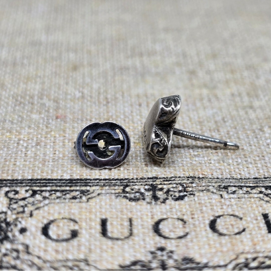 Gucci(グッチ)の【廃盤品】GUCCI ピアス エングレービング ハート シルバー  片耳 レディースのアクセサリー(ピアス)の商品写真