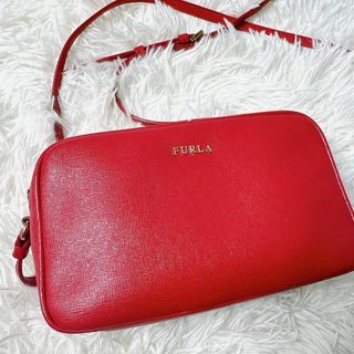 フルラ(Furla)の美品✨ フルラ ショルダーバッグ リリー カメラバッグ 斜め掛け可 赤 レザー(ショルダーバッグ)