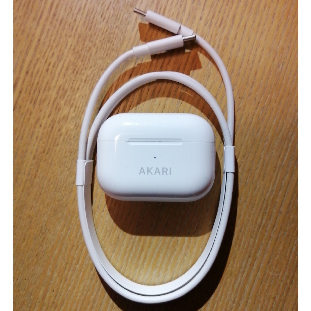 Apple(アップル)のApple AirPods  Pro 第2世代　充電ケース　type C充電 スマホ/家電/カメラのオーディオ機器(ヘッドフォン/イヤフォン)の商品写真