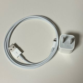 アイフォーン(iPhone)の【匿名配送】Apple純正充電アダプタ+ Lightningケーブル付き(バッテリー/充電器)