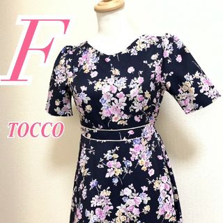 トッコクローゼット(TOCCO closet)のトッコクローゼット　フレアワンピース　F　ネイビー　パープル　花柄　きれいめ(ひざ丈ワンピース)