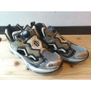 インスタポンプフューリー(INSTAPUMP FURY（Reebok）)の【希少/美品】Reebok FURY DMX TXT 25cm 金/黒(スニーカー)