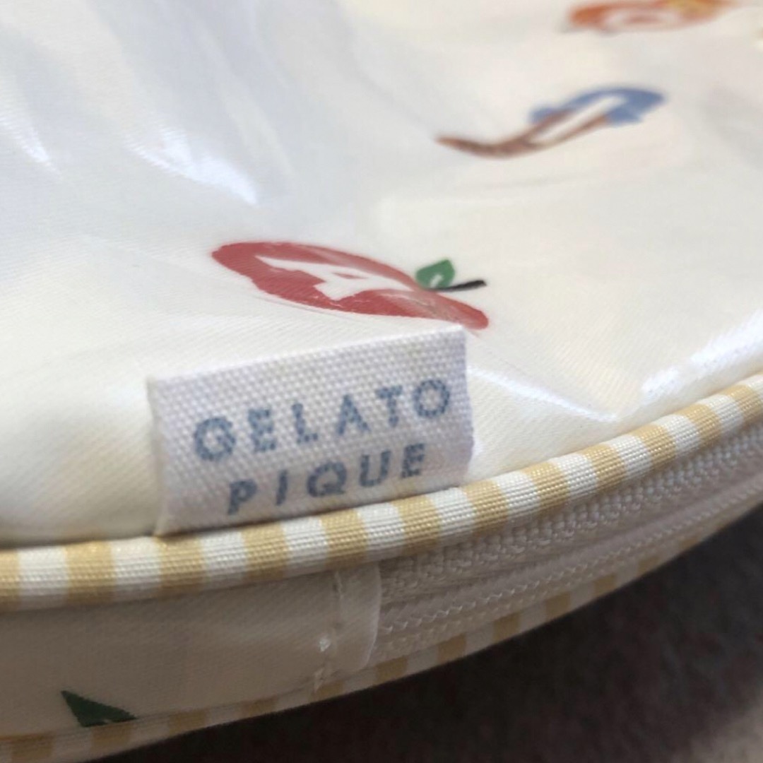 gelato pique(ジェラートピケ)のアルファベット柄　保冷ポーチ【gelato pique】ジェラートピケ レディースのファッション小物(ポーチ)の商品写真