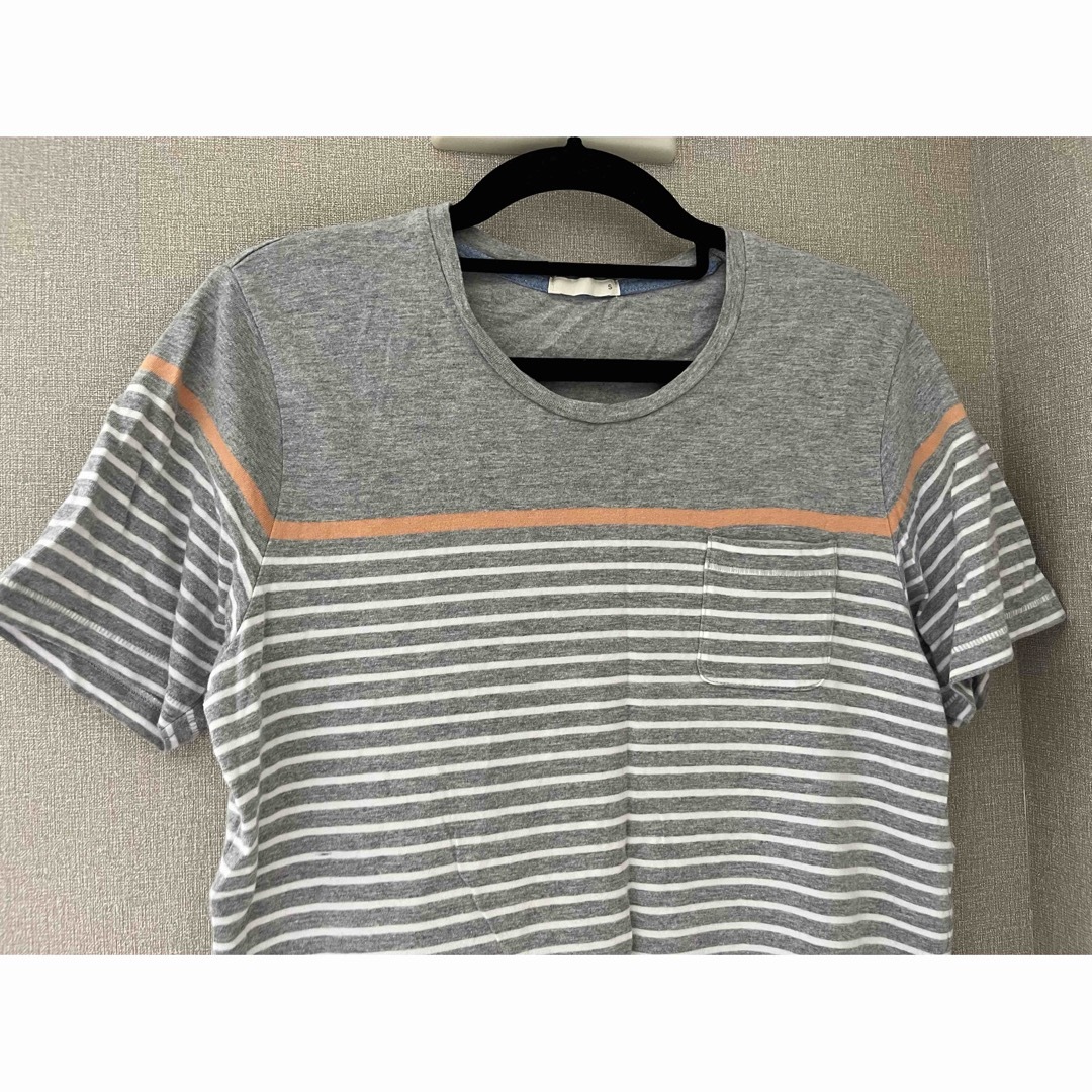 GU(ジーユー)のGU ボーダー　Tシャツ　グレー　S メンズのトップス(Tシャツ/カットソー(半袖/袖なし))の商品写真