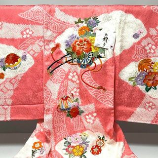 【新品】お宮参り 産着　絞り　着物 女の子 ピンク　刺繍御所車 祝着 初着(お宮参り用品)