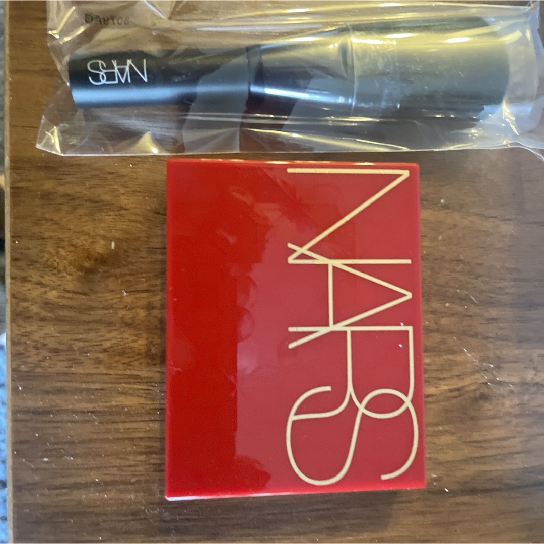 NARS(ナーズ)のNARS2024 お正月限定！新品未使用^ ^ コスメ/美容のベースメイク/化粧品(フェイスパウダー)の商品写真