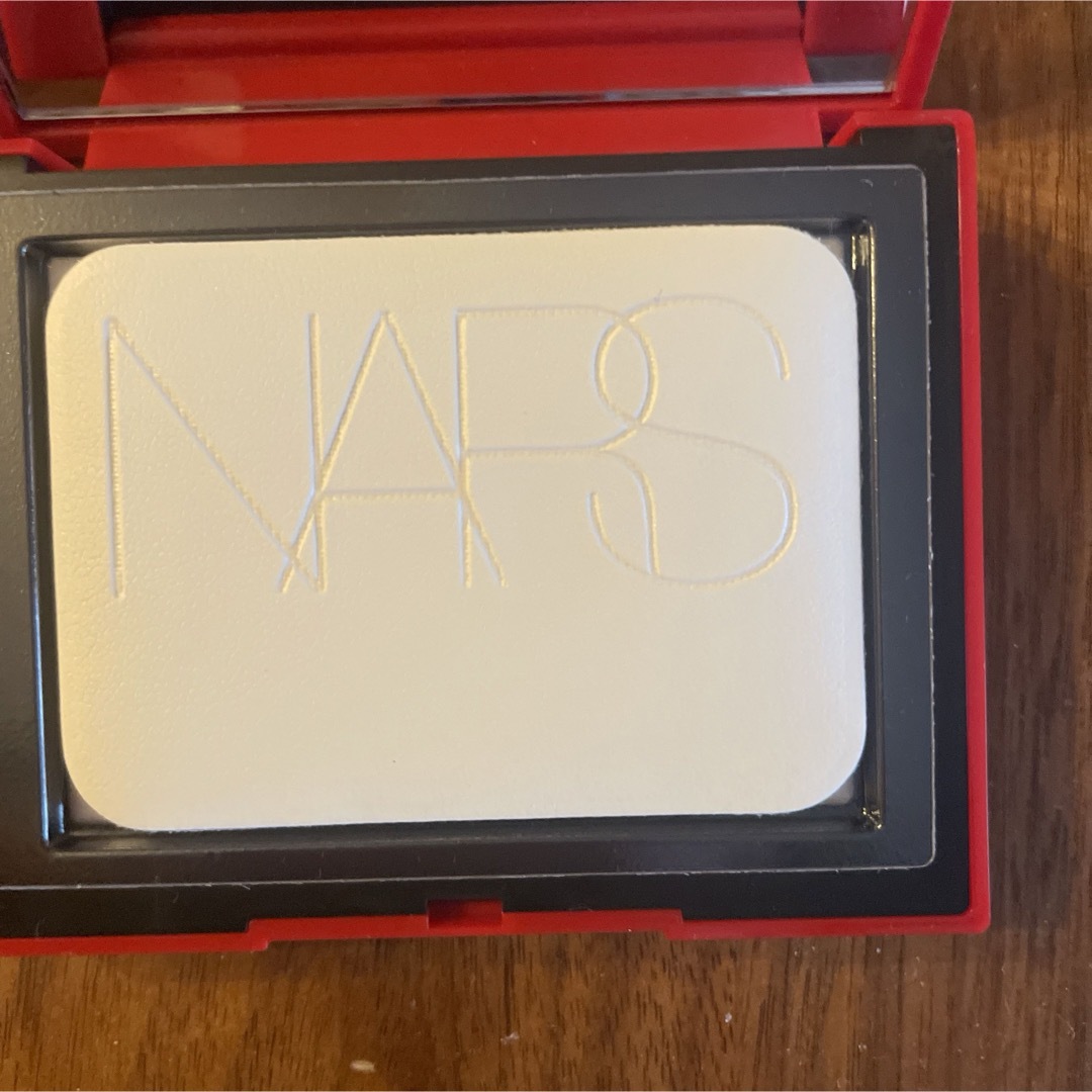 NARS(ナーズ)のNARS2024 お正月限定！新品未使用^ ^ コスメ/美容のベースメイク/化粧品(フェイスパウダー)の商品写真