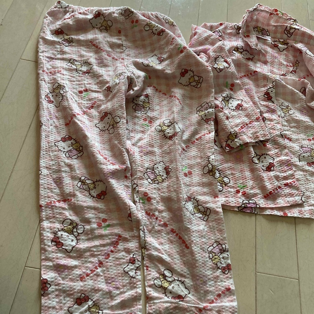 サンリオ(サンリオ)のパジャマ　キティ　　120 キッズ/ベビー/マタニティのキッズ服女の子用(90cm~)(パジャマ)の商品写真