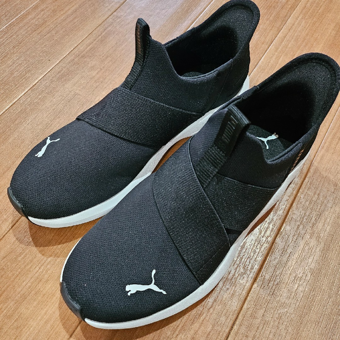 PUMA(プーマ)のPUMA プーマ 　スニーカー　22.5cm レディースの靴/シューズ(スニーカー)の商品写真