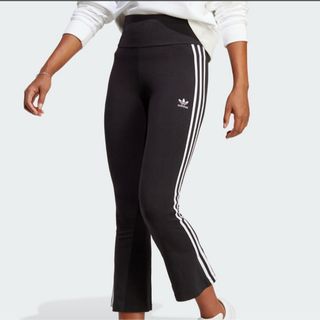 adidasフレアパンツ(スキニーパンツ)