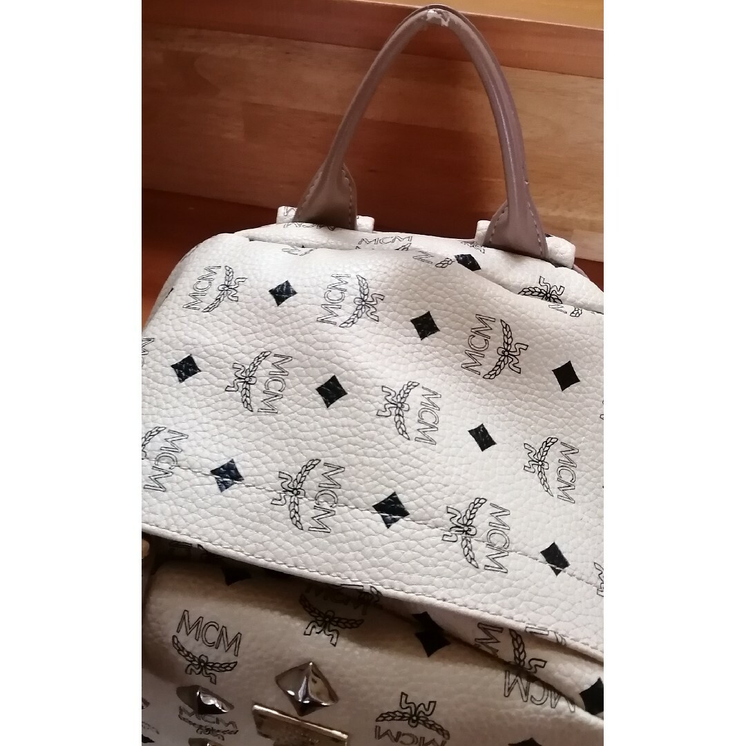 MCMリュック MCM リュック バッグパック バッグ 大人気 ベージュ MCMリュック MCM リュック バッグパック バッグ 大人気 ベージュ