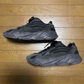 アディダス(adidas)のyeezyboost700 ブラック カニエウスエト(スニーカー)