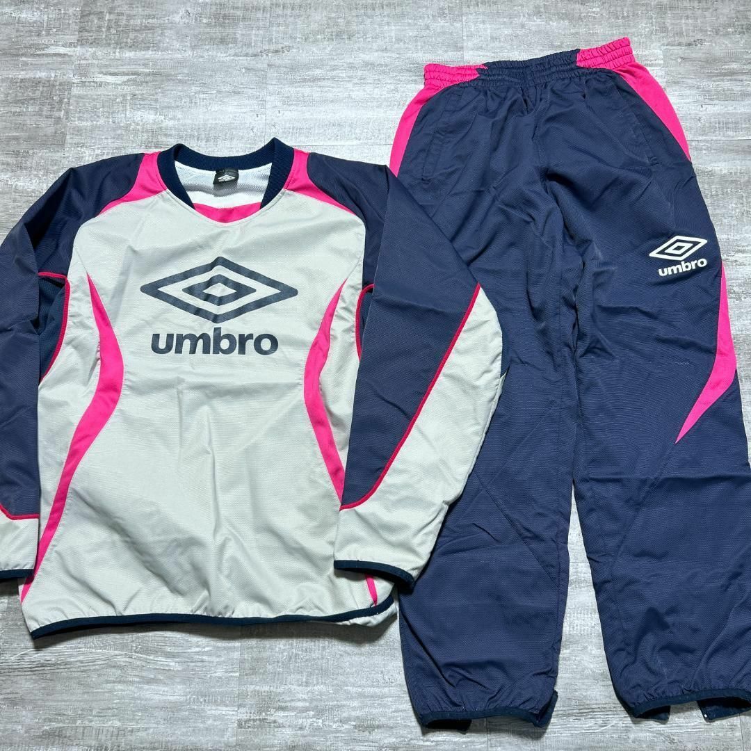 UMBRO(アンブロ)のumbro アンブロ 中綿 ピステ トラックジャケット 上下 セットアップ L スポーツ/アウトドアのサッカー/フットサル(ウェア)の商品写真