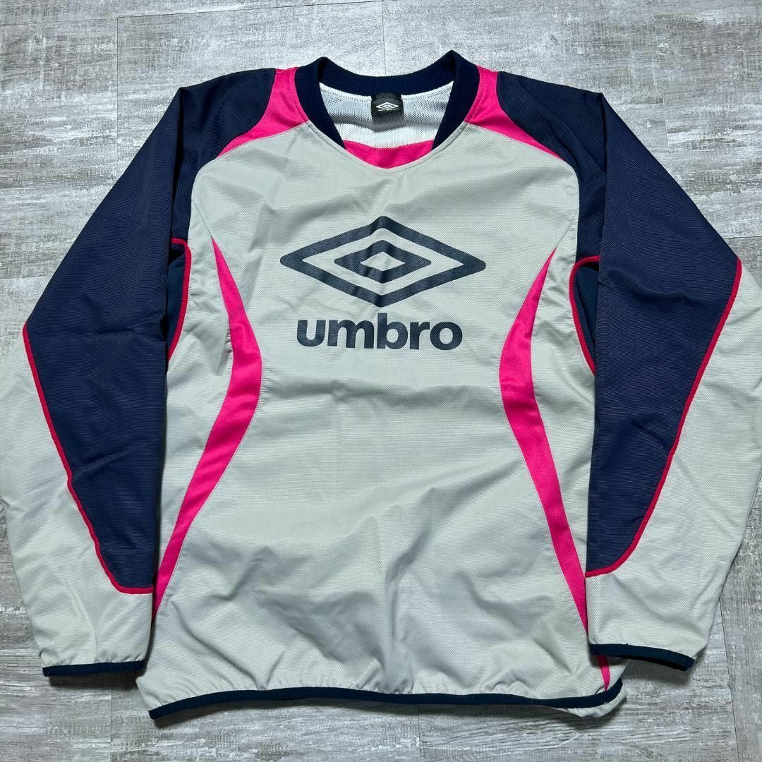 UMBRO(アンブロ)のumbro アンブロ 中綿 ピステ トラックジャケット 上下 セットアップ L スポーツ/アウトドアのサッカー/フットサル(ウェア)の商品写真