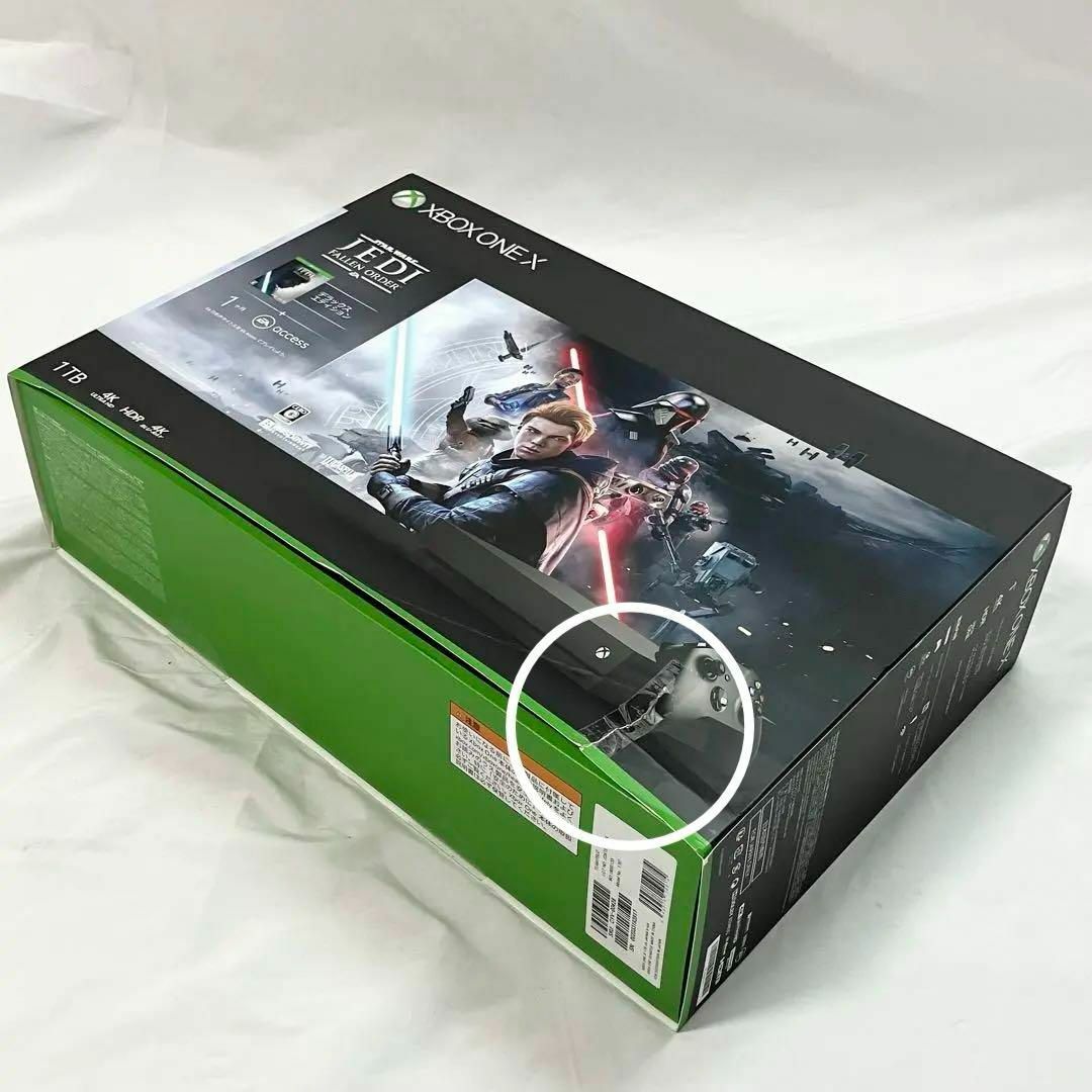 Microsoft(マイクロソフト)の【美品】Xbox One X Star Wars デラックスエディション エンタメ/ホビーのゲームソフト/ゲーム機本体(家庭用ゲーム機本体)の商品写真
