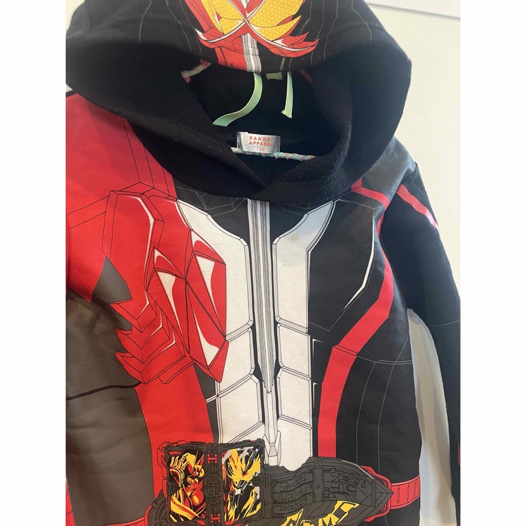 BANDAI(バンダイ)の⚪︎仮面ライダー　セイバー　なりきりパーカー   キッズ/ベビー/マタニティのキッズ服男の子用(90cm~)(Tシャツ/カットソー)の商品写真