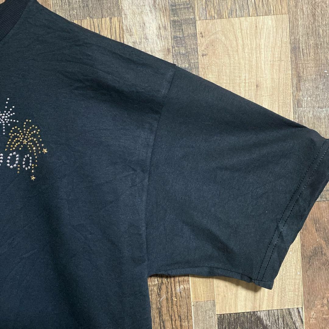 FRUIT OF THE LOOM(フルーツオブザルーム)のフルーツオブザルーム ブラック 2000 花火 USA古着 半袖 Tシャツ メンズのトップス(Tシャツ/カットソー(半袖/袖なし))の商品写真