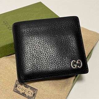 グッチ(Gucci)の709 GUCCI グッチ 二つ折り財布 ドリアン GGメタル レザー ブラック(折り財布)