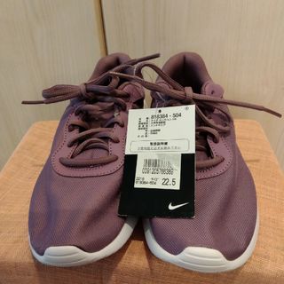 ナイキ(NIKE)のスニーカー　新品未使用　タグ付き(スニーカー)