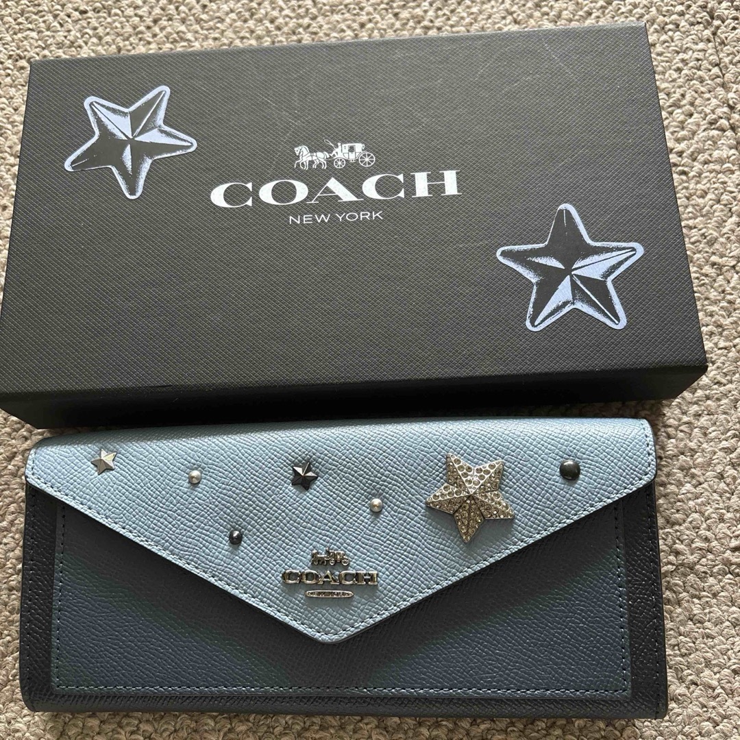 COACH(コーチ)のコーチ　COACH  財布　星スタッド付き レディースのファッション小物(財布)の商品写真