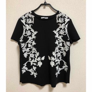 ザラ(ZARA)のZARA　刺繍　半袖　フラワー　花(Tシャツ(半袖/袖なし))