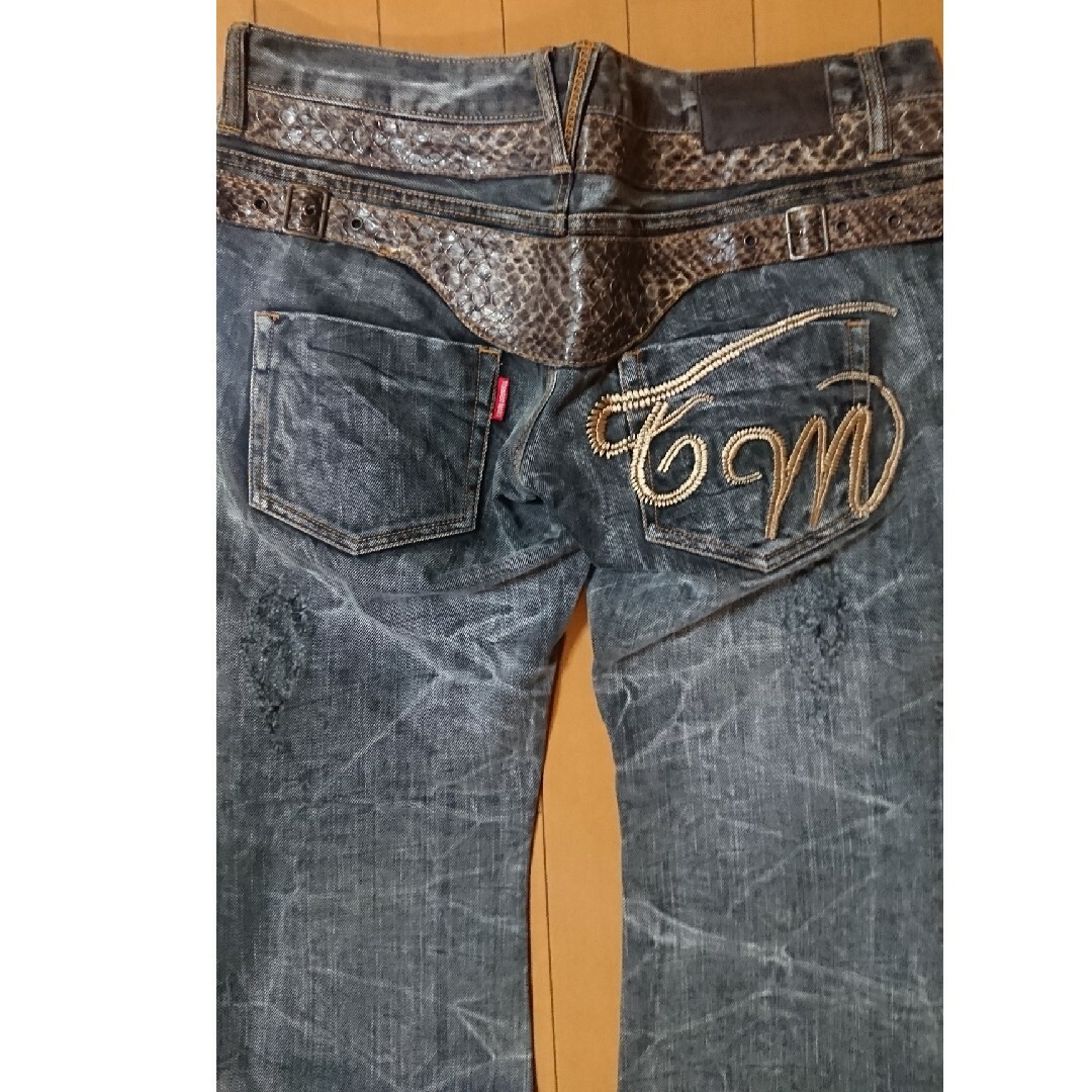 TORNADO MART(トルネードマート)のトルネードマート パイソンベルト ジーンズ Lサイズ メンズのパンツ(デニム/ジーンズ)の商品写真