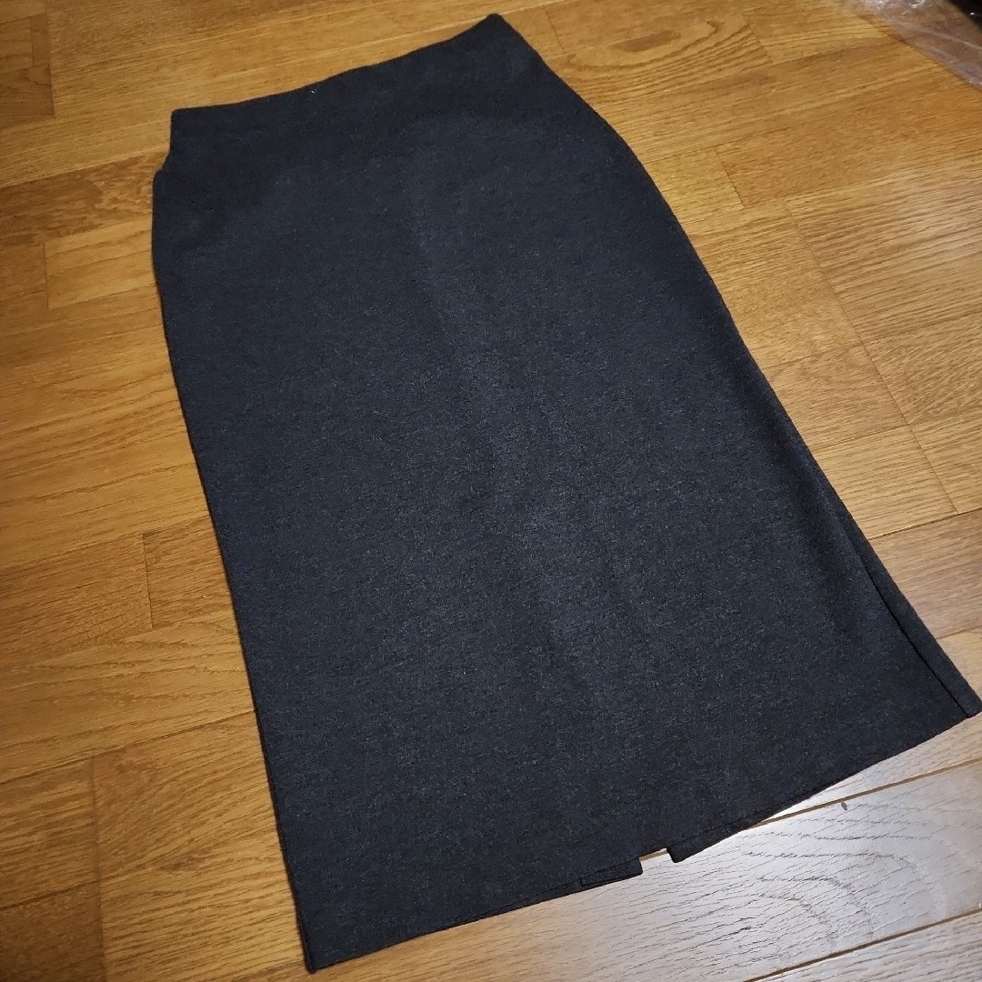 UNIQLO(ユニクロ)のユニクロ ダークグレー スカート レディースのスカート(ロングスカート)の商品写真