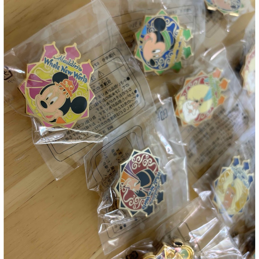 Disney(ディズニー)の12個まとめ売り🫶ディズニー ピンバッジ エンタメ/ホビーのおもちゃ/ぬいぐるみ(キャラクターグッズ)の商品写真