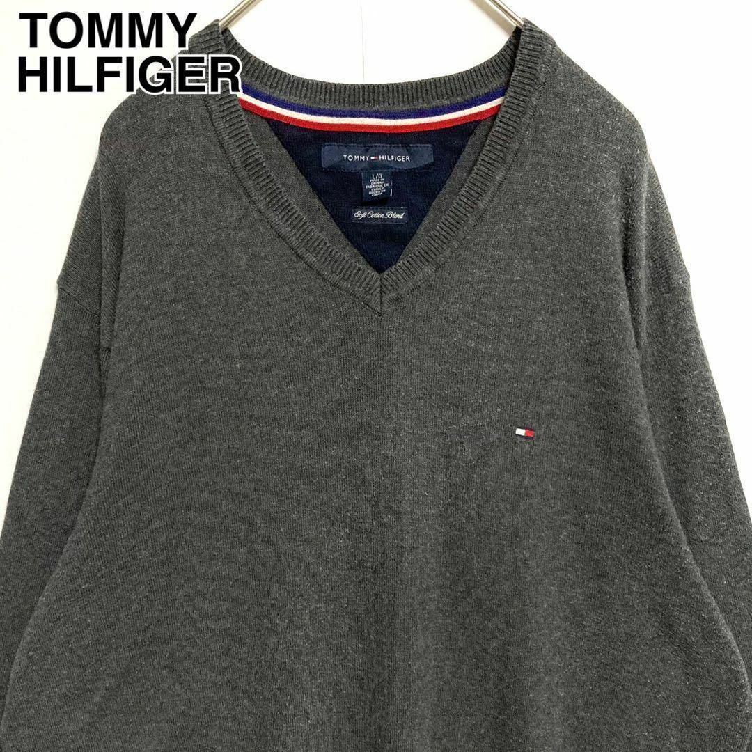 TOMMY HILFIGER(トミーヒルフィガー)のTOMMY HILFIGER◎ニット◎セーター◎グレー◎ワンポイント◎ロゴ◎着回 メンズのトップス(ニット/セーター)の商品写真