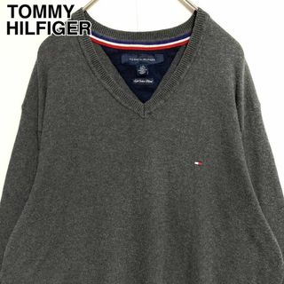 トミーヒルフィガー(TOMMY HILFIGER)のTOMMY HILFIGER◎ニット◎セーター◎グレー◎ワンポイント◎ロゴ◎着回(ニット/セーター)