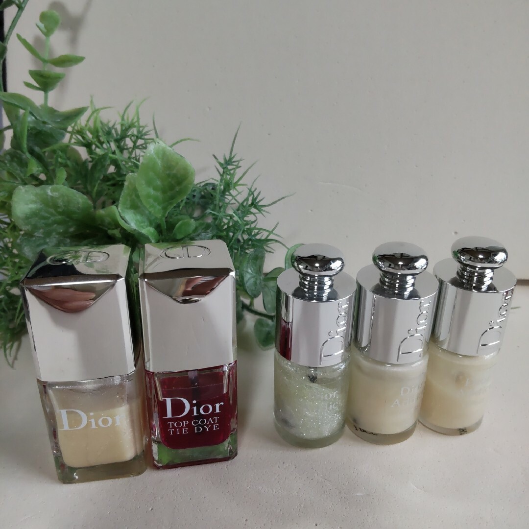 Christian Dior(クリスチャンディオール)の【Dior】トップコート & ネイルカラー  5本セット♪ コスメ/美容のネイル(マニキュア)の商品写真