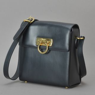 サルヴァトーレフェラガモ(Salvatore Ferragamo)の美品◇サルヴァトーレ・フェラガモ ガンチーニ ショルダーバッグ レザー ネイビー(ショルダーバッグ)