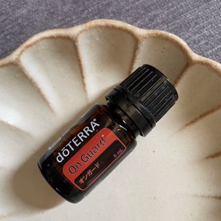 ドテラ(doTERRA)のミニサイズ『オンガード』5mL  新品　エッセンシャルオイルブレンド正規品(エッセンシャルオイル（精油）)