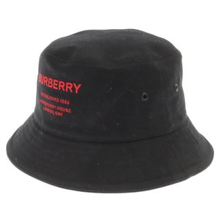 バーバリー(BURBERRY)のBURBERRY バーバリー ロゴエンブロイダリー バケットハット 帽子 ブラック/レッド 8053474(ハット)