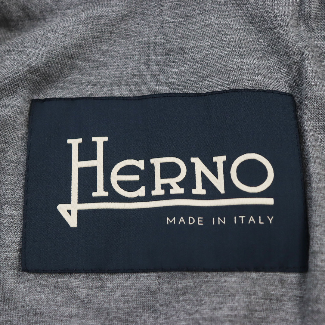 HERNO(ヘルノ)の未使用品●Herno ヘルノ 2018年製 IM0215U ジップアップ ステンカラーコート グレー系 46 ハンガー付き イタリア製 正規品 メンズ メンズのジャケット/アウター(ステンカラーコート)の商品写真