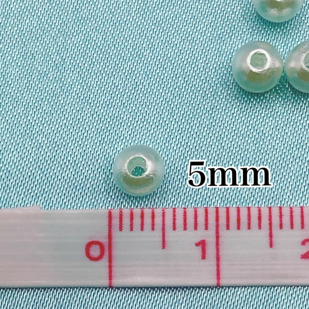 【R1822】パールビーズ　穴あり　アイボリー　5mm 300個 ハンドメイドの素材/材料(各種パーツ)の商品写真