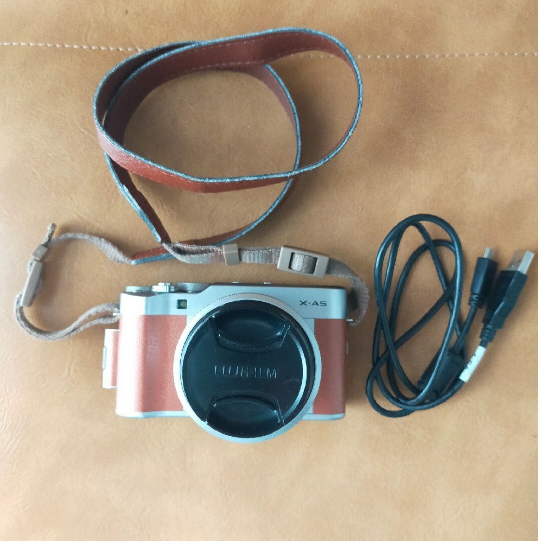 富士フイルム(フジフイルム)のFUJI FILM X-A5 ミラーレス一眼レンズキット BROWN スマホ/家電/カメラのカメラ(ミラーレス一眼)の商品写真