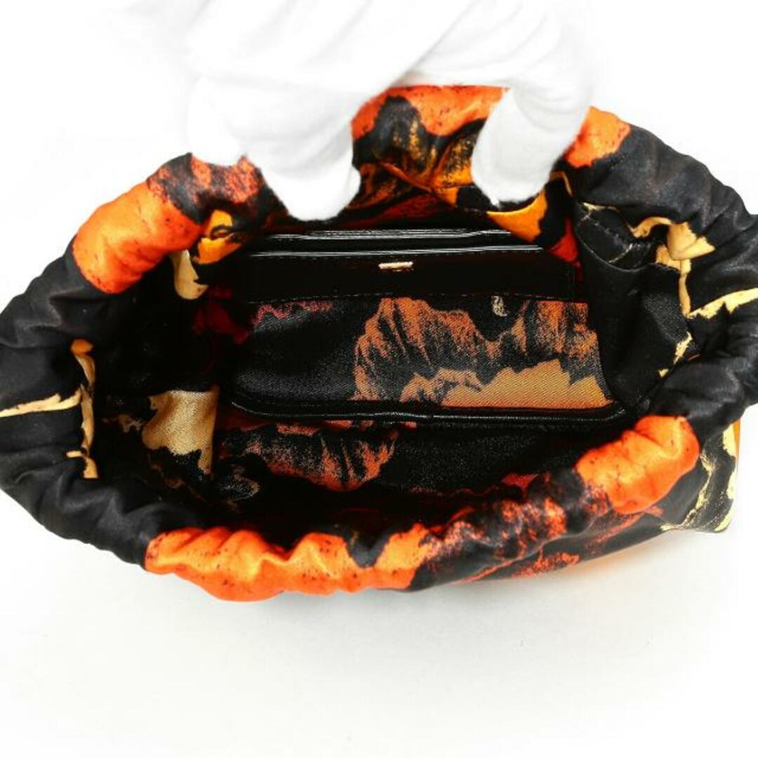 Ferragamo(フェラガモ)の新品 フェラガモ FERRAGAMO ポーチ FLOWER CAGE POACH ブラック レディースのファッション小物(ポーチ)の商品写真