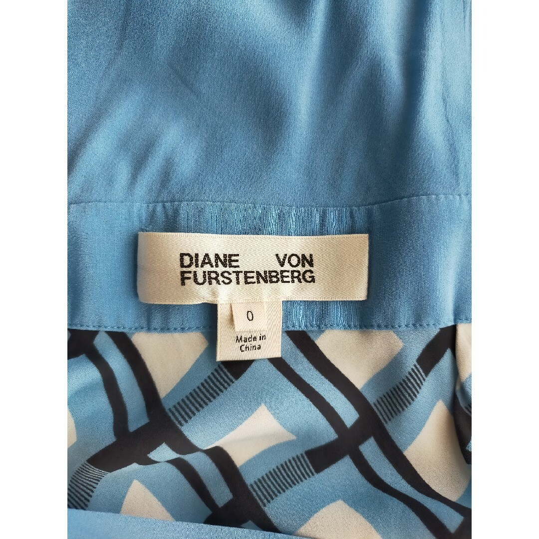 DIANE von FURSTENBERG(ダイアンフォンファステンバーグ)のDIANE von FURSTENBERG　カシュクール　ワンピース　シルク レディースのワンピース(ひざ丈ワンピース)の商品写真