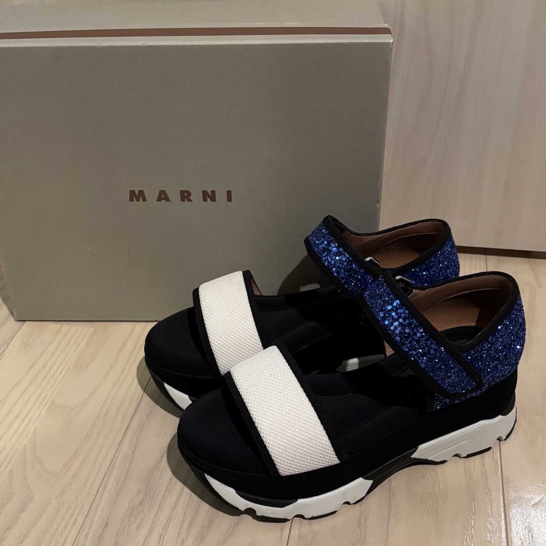 Marni(マルニ)のMARNI マルニ グリッターサンダル 38 希少 スニーカー レディースの靴/シューズ(サンダル)の商品写真