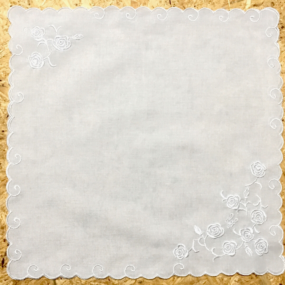 ハンカチ　結婚式　白　刺繍 3　ペア　ブライダルハンカチ　挙式　アイロン済 レディースのファッション小物(ハンカチ)の商品写真