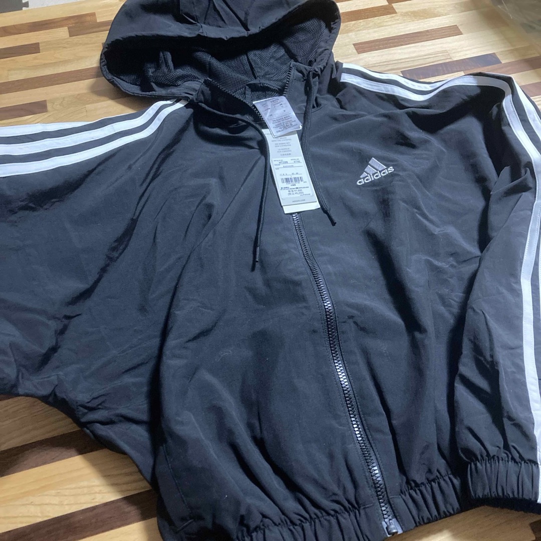 adidas - アディダスパーカー ナイロン ショート丈 ブラック adidas - アディダスパーカー ナイロン ショート丈 ブラック