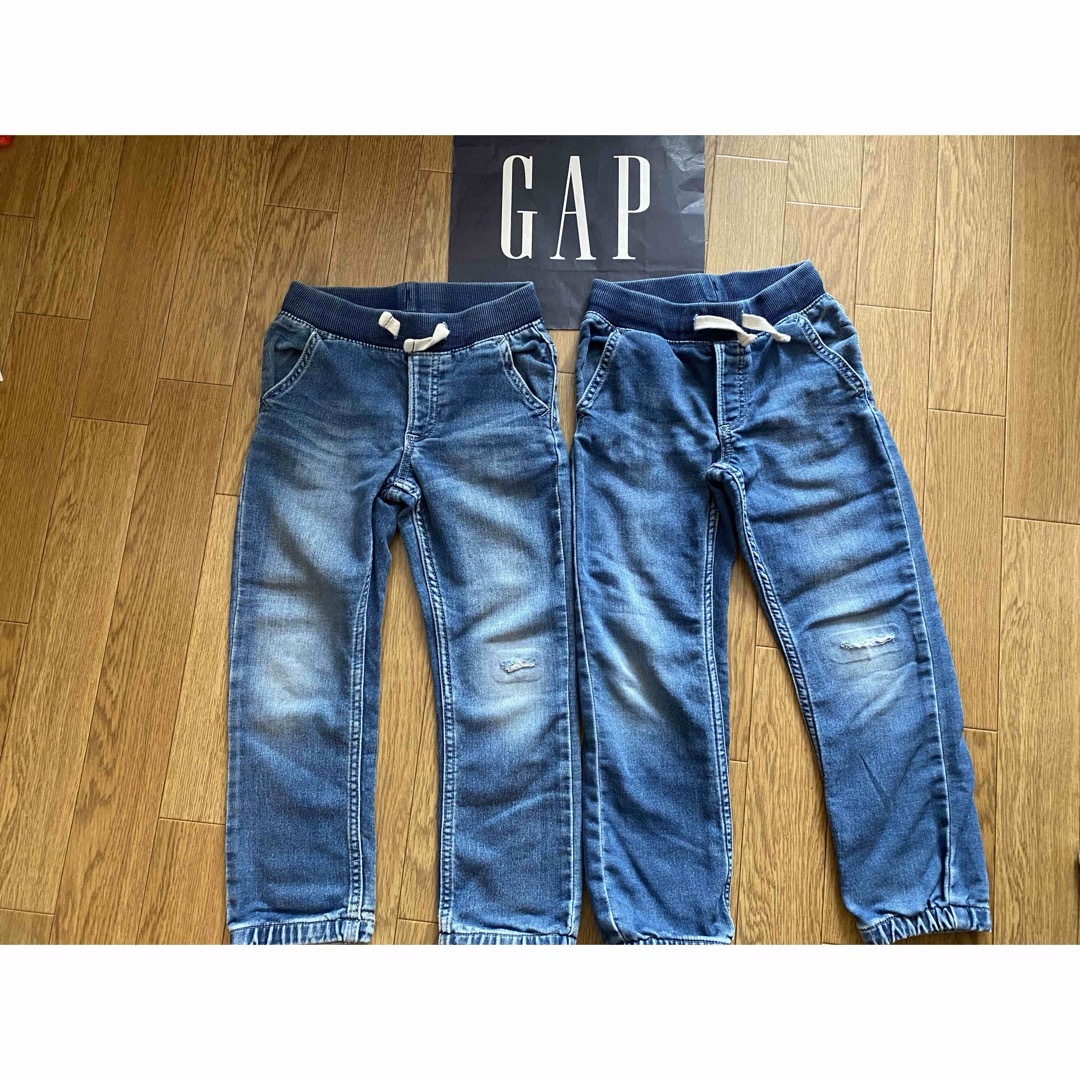 babyGAP(ベビーギャップ)のギャップGAPブルーダメージデニムジョガーパンツ110cm5years2セット キッズ/ベビー/マタニティのキッズ服男の子用(90cm~)(パンツ/スパッツ)の商品写真