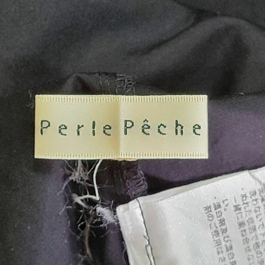 Perle Peche(ペルルペッシュ)のペルルペッシュ Vネック コットンブラウス プルオーバー ブラック サイズ38 レディースのトップス(シャツ/ブラウス(半袖/袖なし))の商品写真